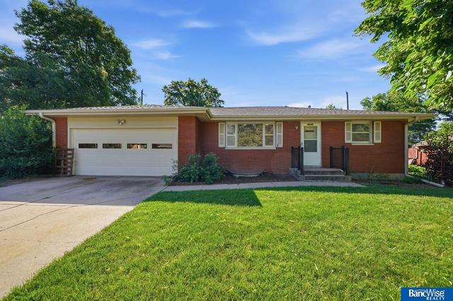 4044 S 37th St, Lincoln, NE 68506
