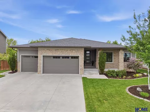 6141 S 97th St, Lincoln, NE 68520