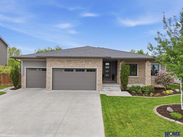 6141 S 97th St, Lincoln, NE 68520