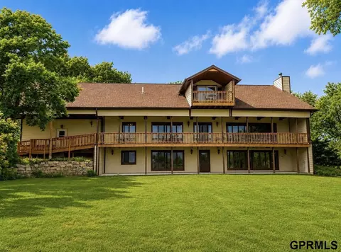 2950 Forestview Cir, Lincoln, NE 68522