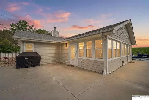 2595 W Shore Dr, Union, NE 68455