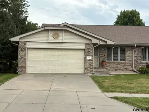 2300 Lynnridge Pl, Lincoln, NE 68521