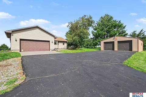 57840 218 St, Glenwood, IA 51534