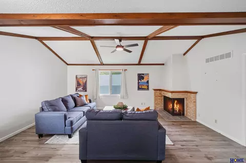 1811 Normandy Ln, Lincoln, NE 68512