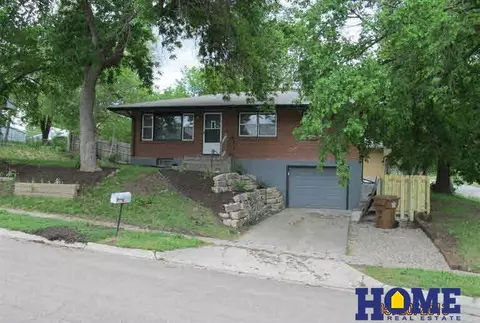 1326 Nelson St, Lincoln, NE 68521