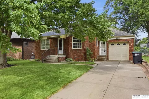 2008 N 49th St, Omaha, NE 68104