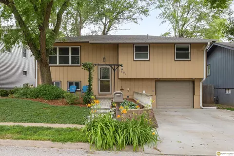 1604 Lincoln Ave, Plattsmouth, NE 68048