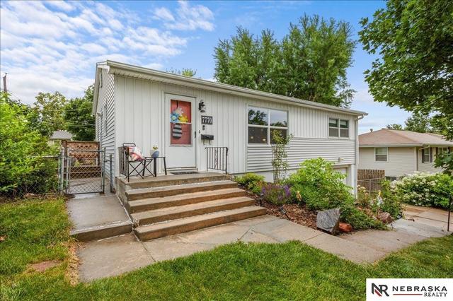 7770 Franklin St, Omaha, NE 68114