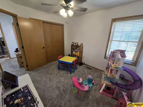 613 Springview Cir, Beatrice, NE 68310 photo 12