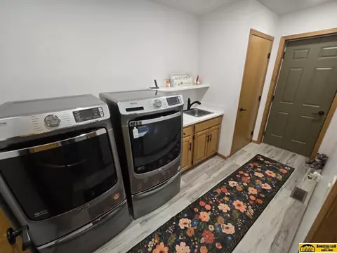 613 Springview Cir, Beatrice, NE 68310 photo 15