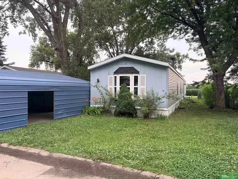 14 York Mobile Plaza Ct, York, NE 68467