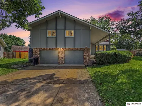 6613 S 139 Cir, Omaha, NE 68137
