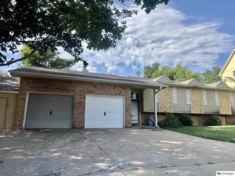 11516 Arbor St, Omaha, NE 68144