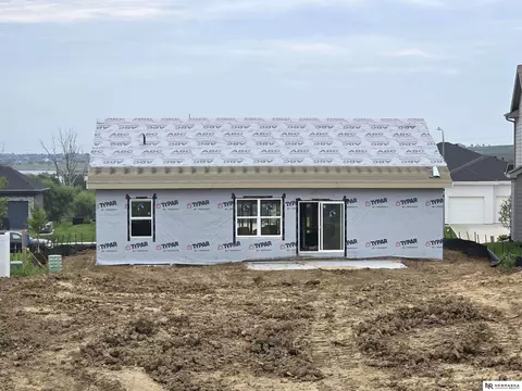 Exterior - 17612 Scott St, Bennington, NE 68007 photo 2 of 2