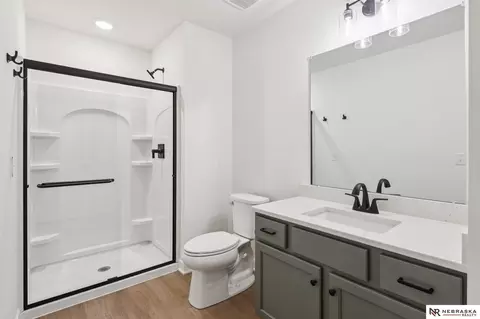 Bath - 17612 Scott St, Bennington, NE 68007 photo 4 of 4