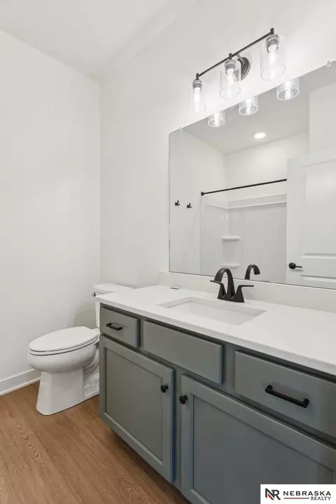 Bath - 17612 Scott St, Bennington, NE 68007 photo 3 of 4