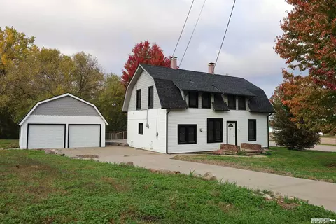 827 10th St, Humboldt, NE 68376