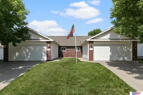 4901 S 55th Ct, Lincoln, NE 68516