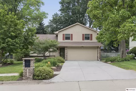5424 S 106th St, Omaha, NE 68127