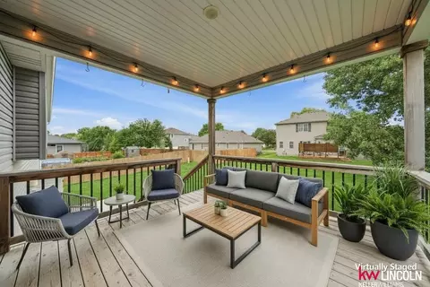 6121 S 97 St, Lincoln, NE 68526