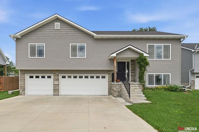 6121 S 97 St, Lincoln, NE 68526