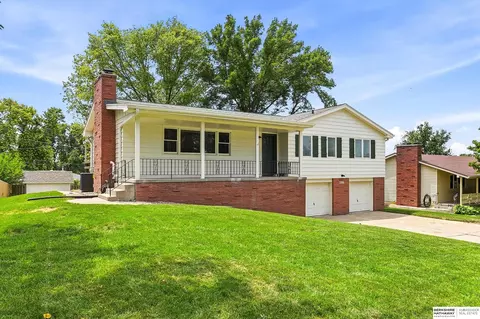 8057 Dupont St, Omaha, NE 68124