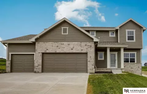 17151 Abigail St, Bennington, NE 68007