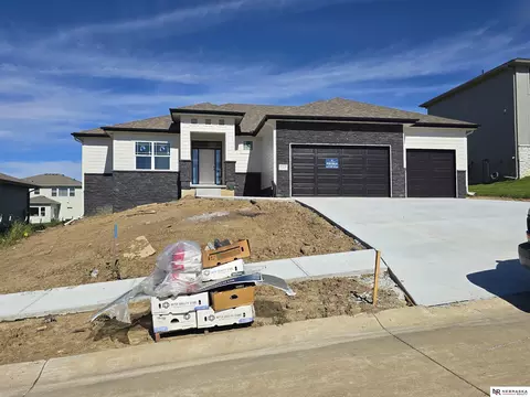 17114 Cora St, Bennington, NE 68007