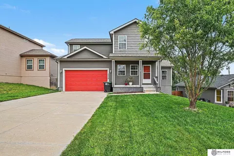 3338 Harrison St, Bellevue, NE 68147