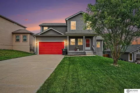 3338 Harrison St, Bellevue, NE 68147