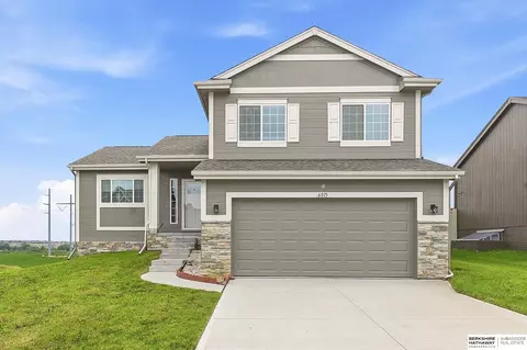 6015 N 181st St, Elkhorn, NE 68022