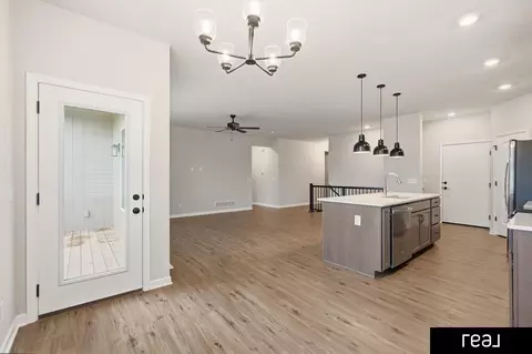 5216 Sheridan Rd, Papillion, NE 68133