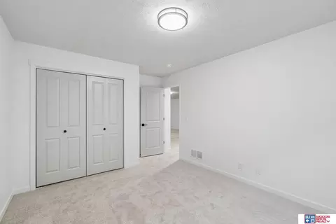 Bedroom - 9101 Castle Pine Dr, Lincoln, NE 68516 photo 8 of 10