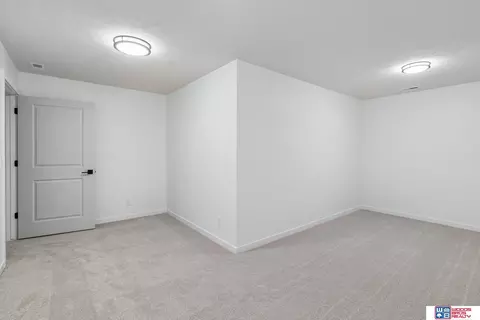 Bedroom - 9101 Castle Pine Dr, Lincoln, NE 68516 photo 10 of 10
