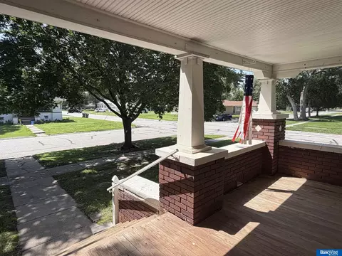 527 2nd St, Hampton, NE 68843 photo 2