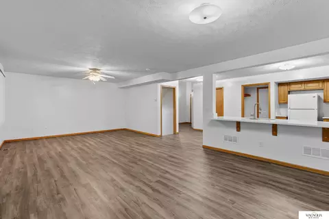 7240 Dorchester Ct, Lincoln, NE 68521