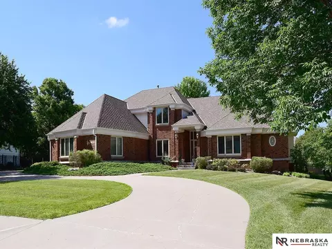 15835 Burt St, Omaha, NE 68118
