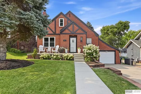 5807 Pierce St, Omaha, NE 68106