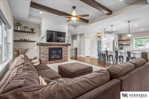 142 E Curtis St, Wahoo, NE 68066 photo 6