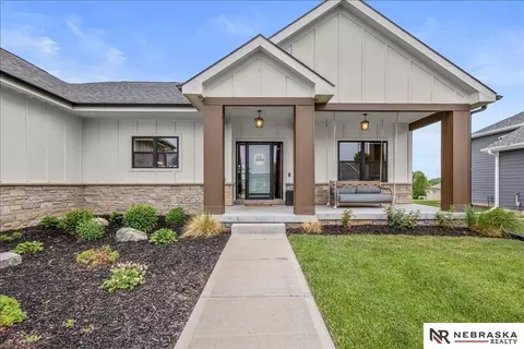 142 E Curtis St, Wahoo, NE 68066 photo 4