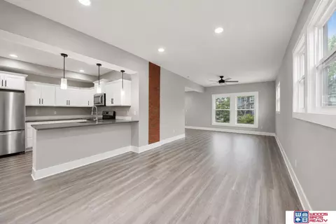 2711 Sumner St, Lincoln, NE 68502
