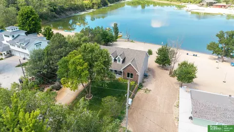 17310 Micky Dr, Bellevue, NE 68123