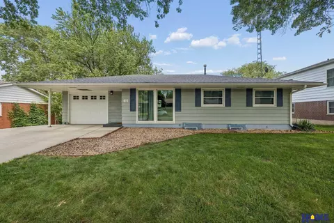 2410 S 36th St, Lincoln, NE 68506