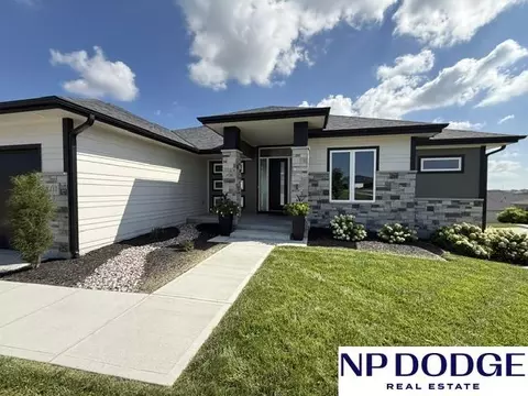 8117 S 184 Ave, Omaha, NE 68136