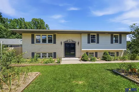 1924 S 77 St, Lincoln, NE 68506