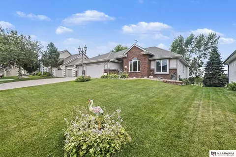 17509 Walnut St, Omaha, NE 68130