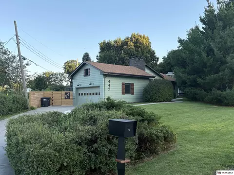 445 S 85th St, Omaha, NE 68114