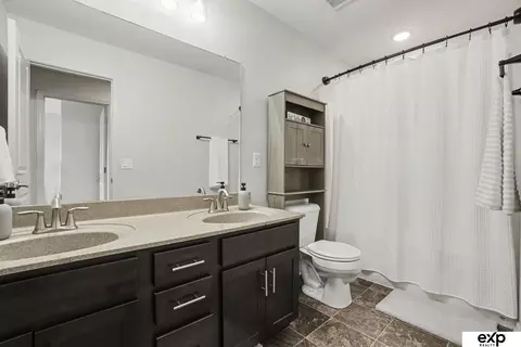 Bath - 17022 Centennial Rd, Omaha, NE 68136 photo 2 of 3