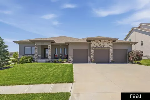 21803 I St, Omaha, NE 68022