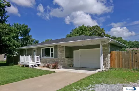 1718 Jefferson St, Beatrice, NE 68310 photo 3